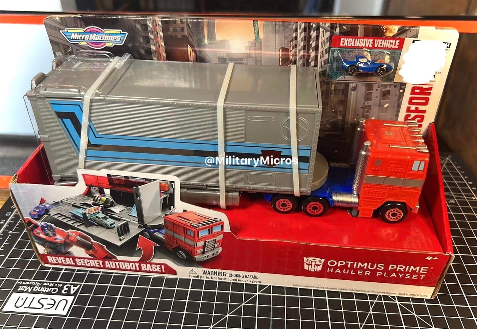Micro Machines Transformers G1 Optimus Prime Hauler Playset In